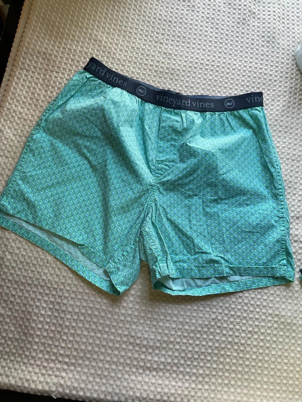 Vineyard Vines size excellent